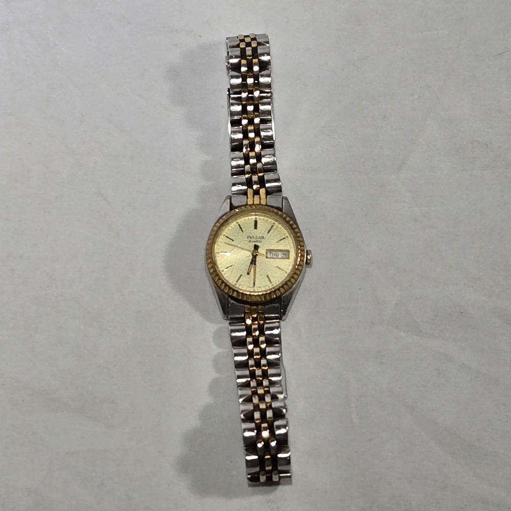 Vintage Pulsar Womens Presidential Two Tone‎ Watch Keeps Time/Day/Date 92081